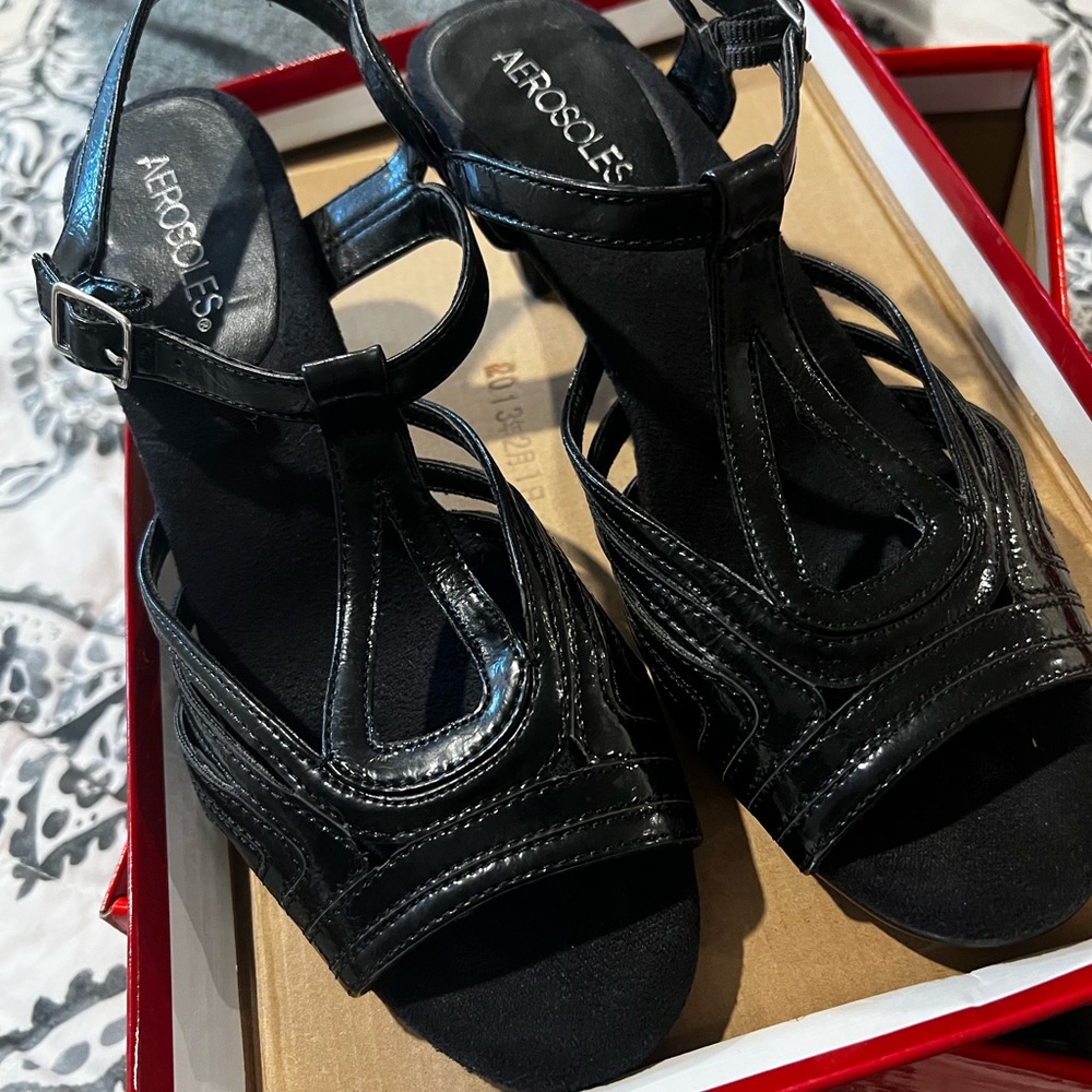 AÉROSOLES Wild Cat Patent Leather Sling Back Sandals - Size 8 NEW